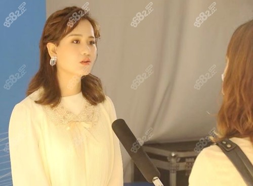 歪脸女孩小秋整容后图片 歪脸女孩小秋整容后图片