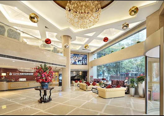 南京康美美容医院宽敞明亮的休息区