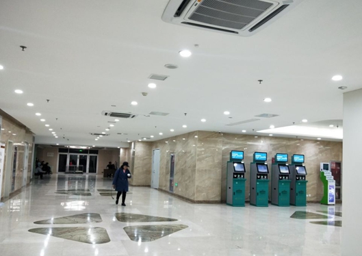 山东省立医院整形外科干净整洁的走廊