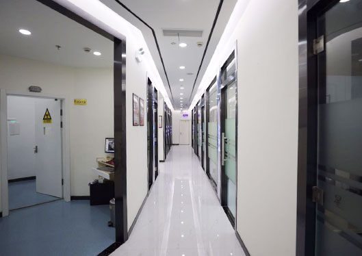 上海星诺荣科口腔医院诊室长廊